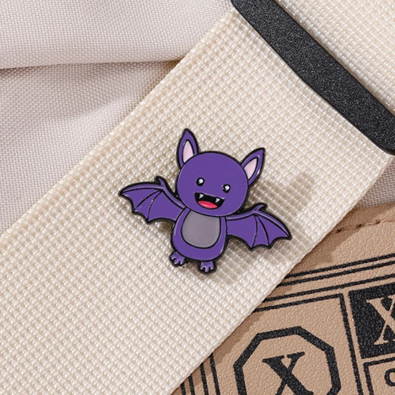 New Cartoon Purple Bat Brooch Fashion Enamel Glaze Alloy Badge Pin for Diy Clothes Bags Shoes Hat Scarf T-shirt Jeans Decoration