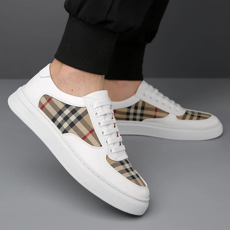 أحذية بيضاء للرجال، أحذية تزلج كاجوال للزوجين، أحذية رياضية مريحة، أحذية تنس نسائية خفيفة للمشي لعام 2025