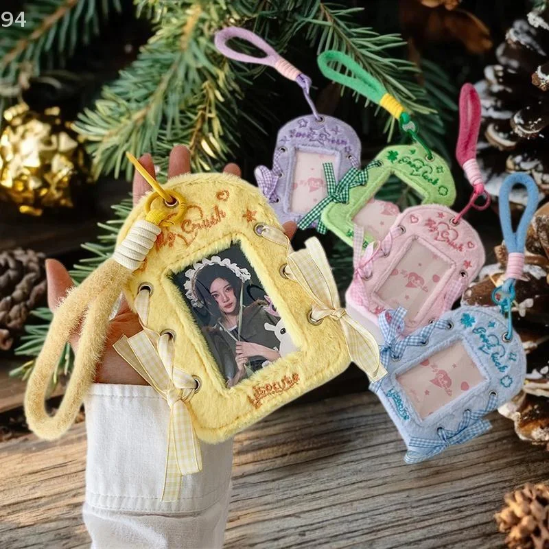 حامل بطاقات الصور الفوتوغرافية من القطيفة على شكل شريط باليه مع حبل قصير، وتخزين صور أيدول، وعرض البطاقة، وهدية قلادة أمان