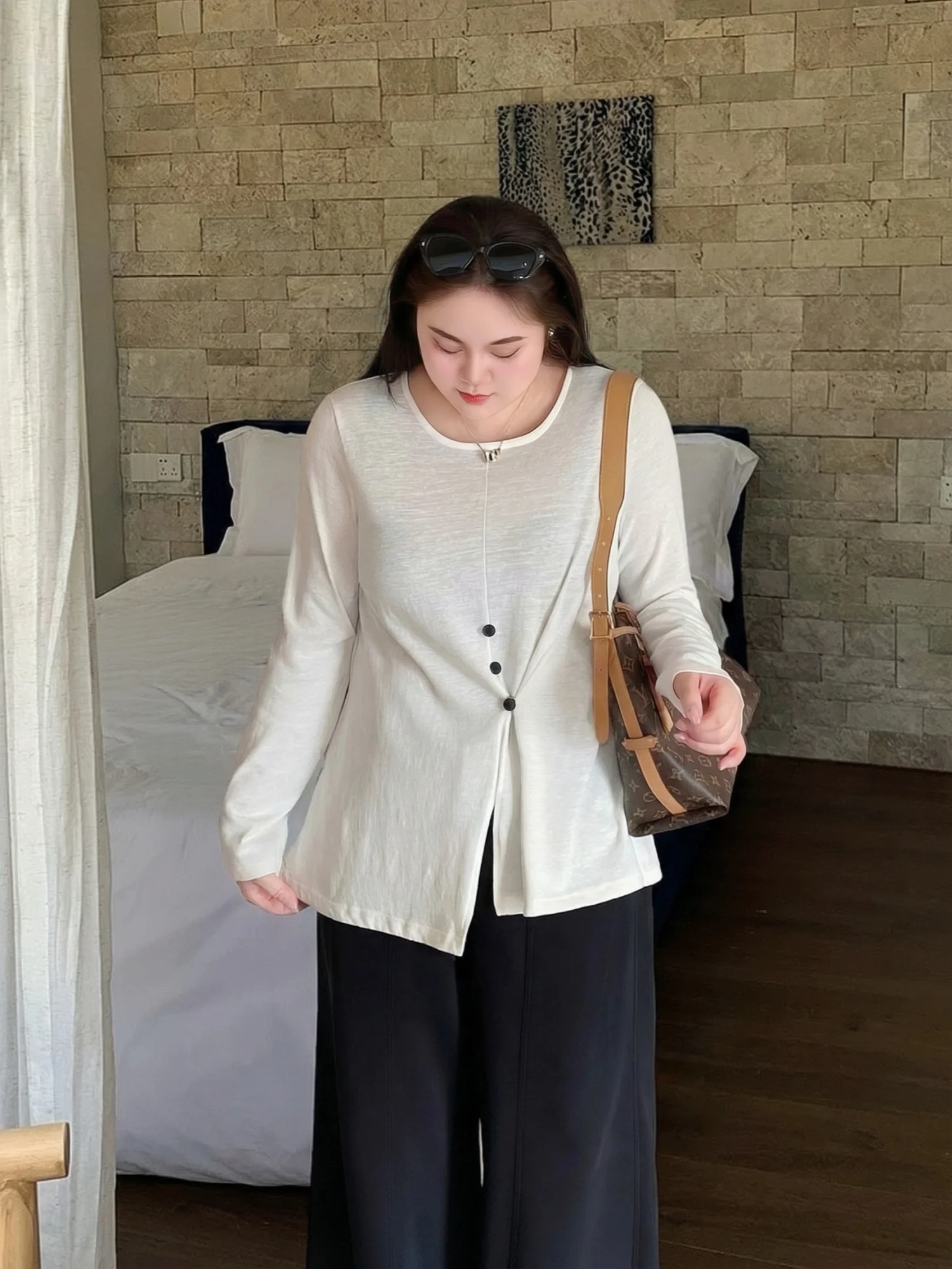 

Модная облегающая футболка с длинным рукавом и круглым вырезом, базовая модель, новинка весеннего сезона, большие размеры, женский топ в повседневном стиле, хлопок...