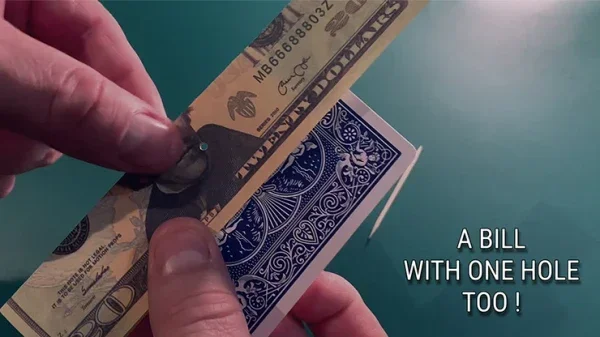 crazy-hole-20-por-mickael-chatelain-poker-card-truques-de-magica-ilusoes-truques-magico-magia-aderecos-close-up-magia-visual-engracado