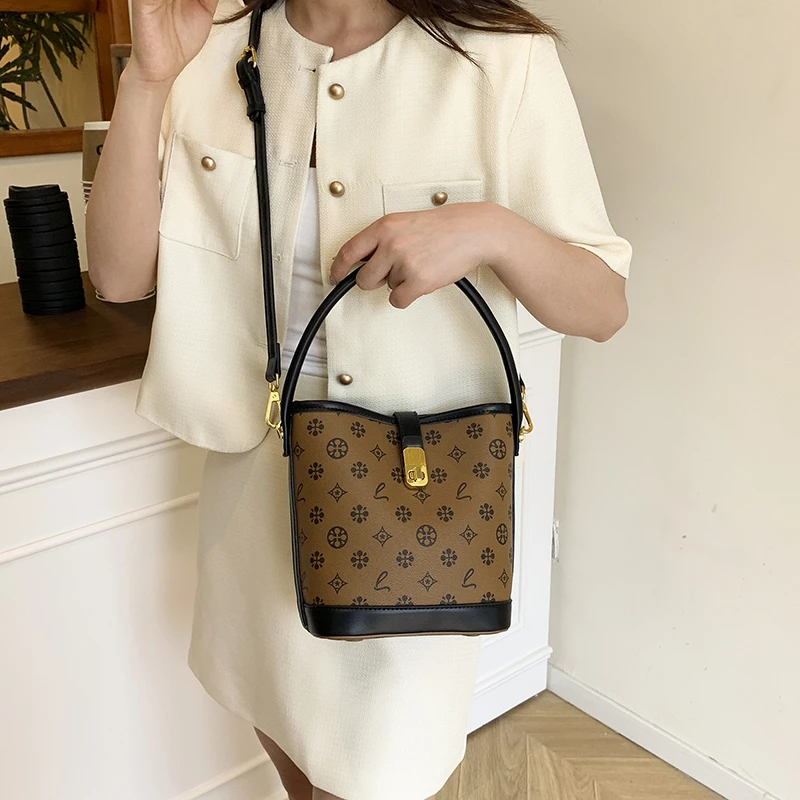 

Popular Leather Crossbody Bag Women Shoulder Messenger Handbag For Classic Ladies Fashion Brand Sty