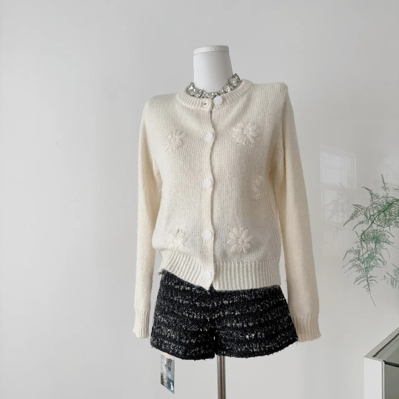 

Handmade Embroidery Hollow Knitted Cardigan Women's Top Long Sleeve Outerwear Spring Autumn Fashion Design Wool Sweater F427