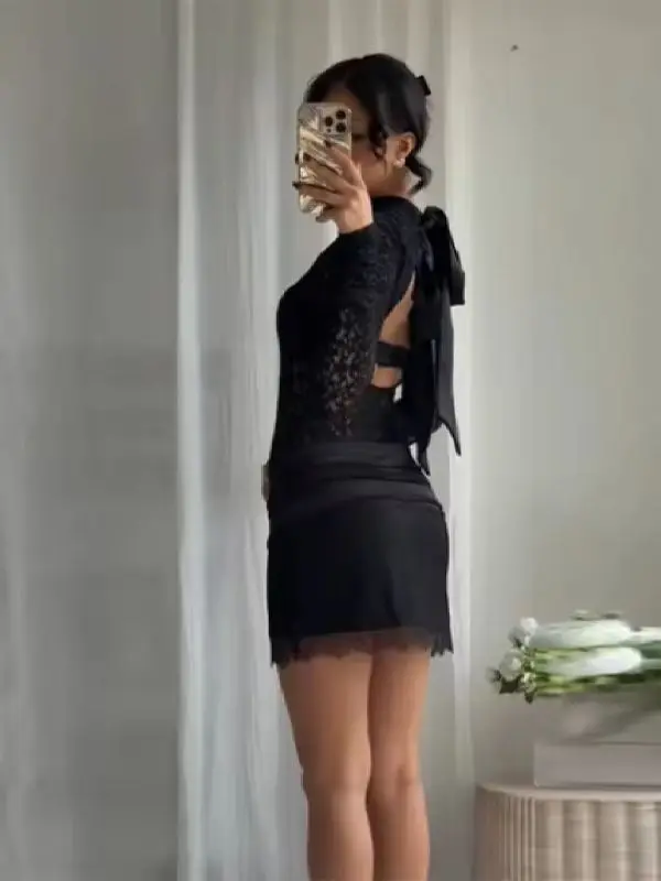 

Сексуальное кружевное боди, мини-юбка, атласный бант, элегантный полый комплект для девочек, модный шикарный дизайнерский женский осенний наряд в стиле ретро