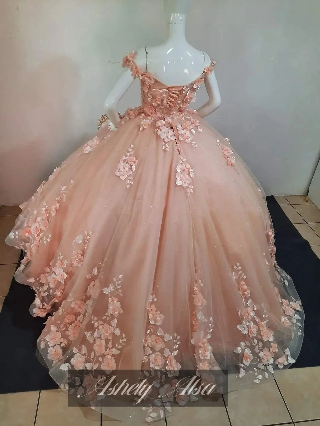 Gaun Coral Quinceanera kustom gaun pesta bahu terbuka Applique bunga 3D gaun pesta gaun Prom Formal manis 15 16 tahun anak perempuan