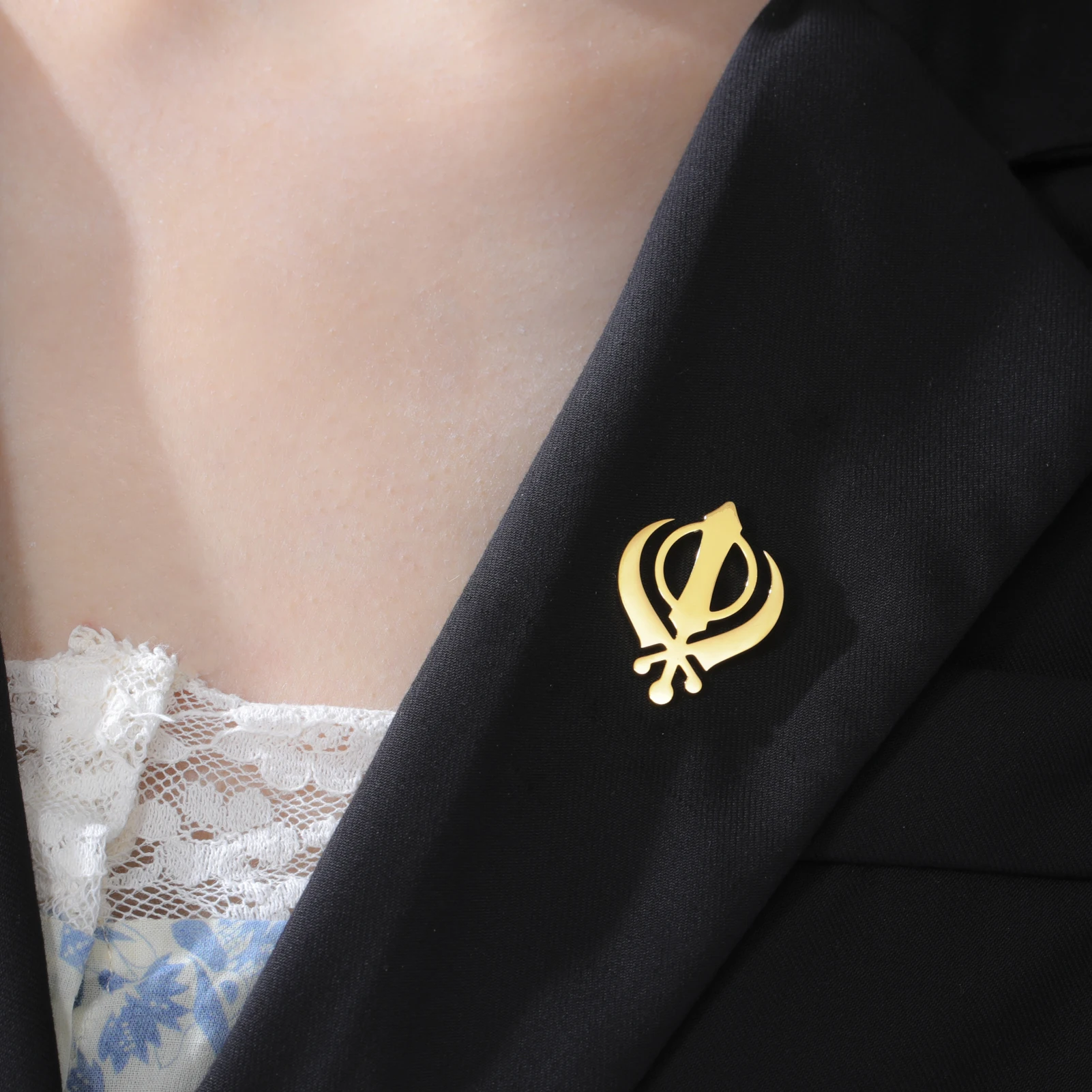 LIKGREAT Khanda Symbol Brooch for Men Women Faith Sikh Pin Stainless Steel Religious Sikhism Amulet Jewelry Gift Wholesale