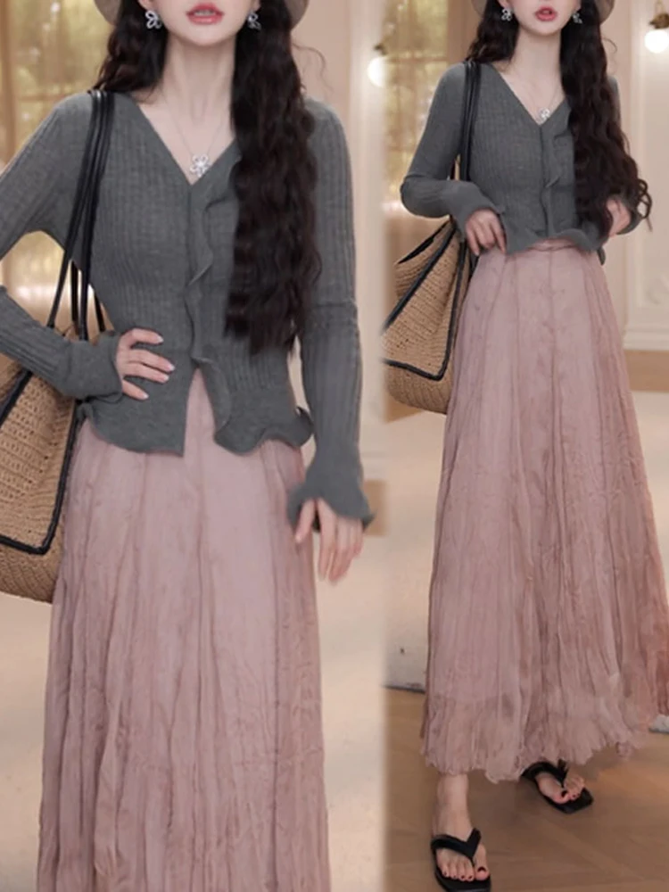 

Faionable Knitted Set V-Ne Slim Fit Floral Trim Sweater And f Skirt Beautiful Two-Piece Spring 2026 Casual Sle