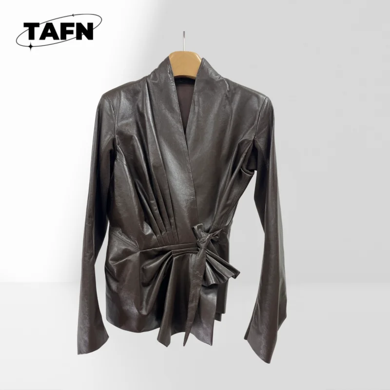 

Warmth and Comfort: Women's Winter Vest Jacket for All Day Wear Elegant & Cozy Puffer Vest for Cold Weather Adventures AJ1846