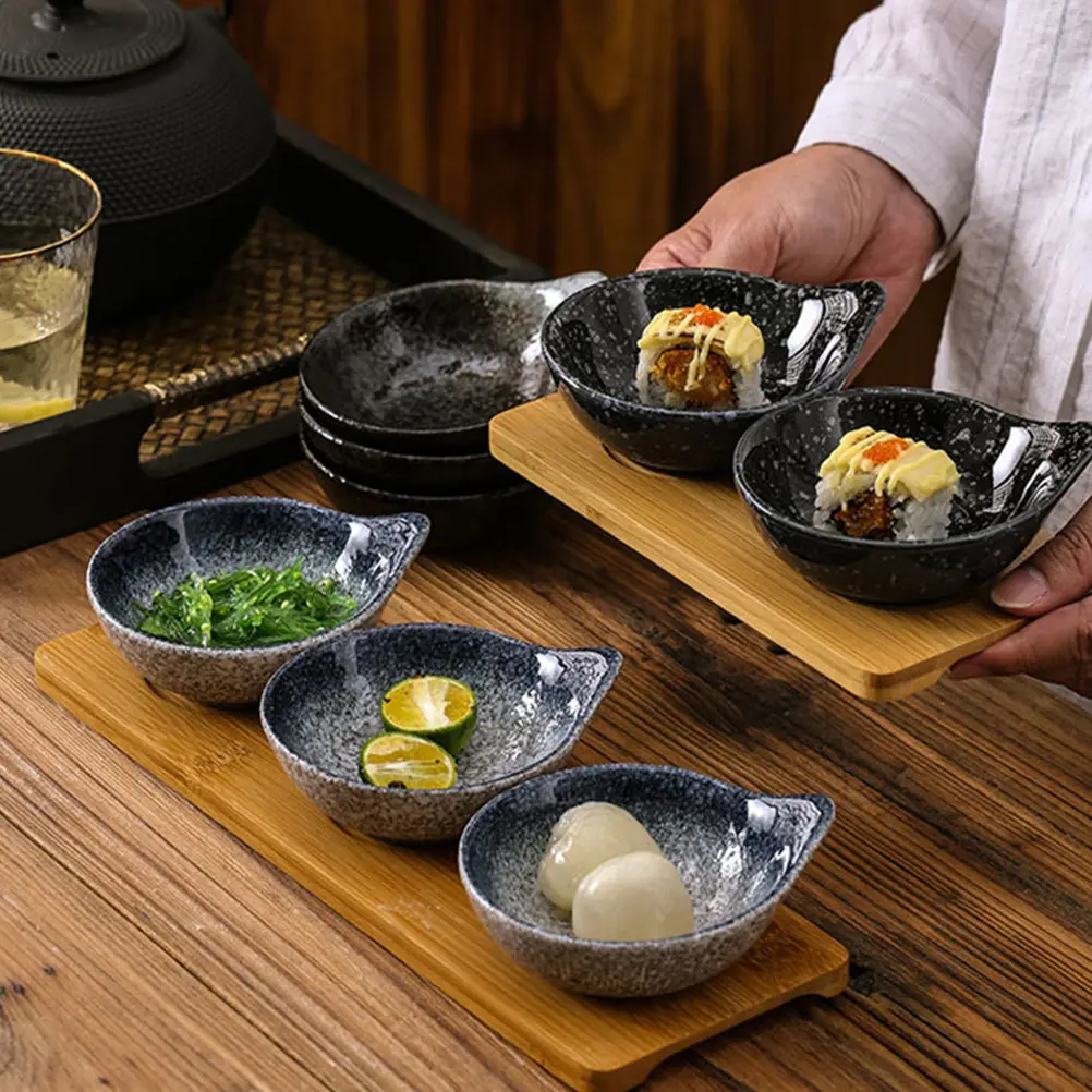 1Set Exquisite Ceramic Sauce Dishes with Wooden Serving Tray Seasoning Dishes for Soy Sauce Vinegar Garlic Ginger Salt Salad