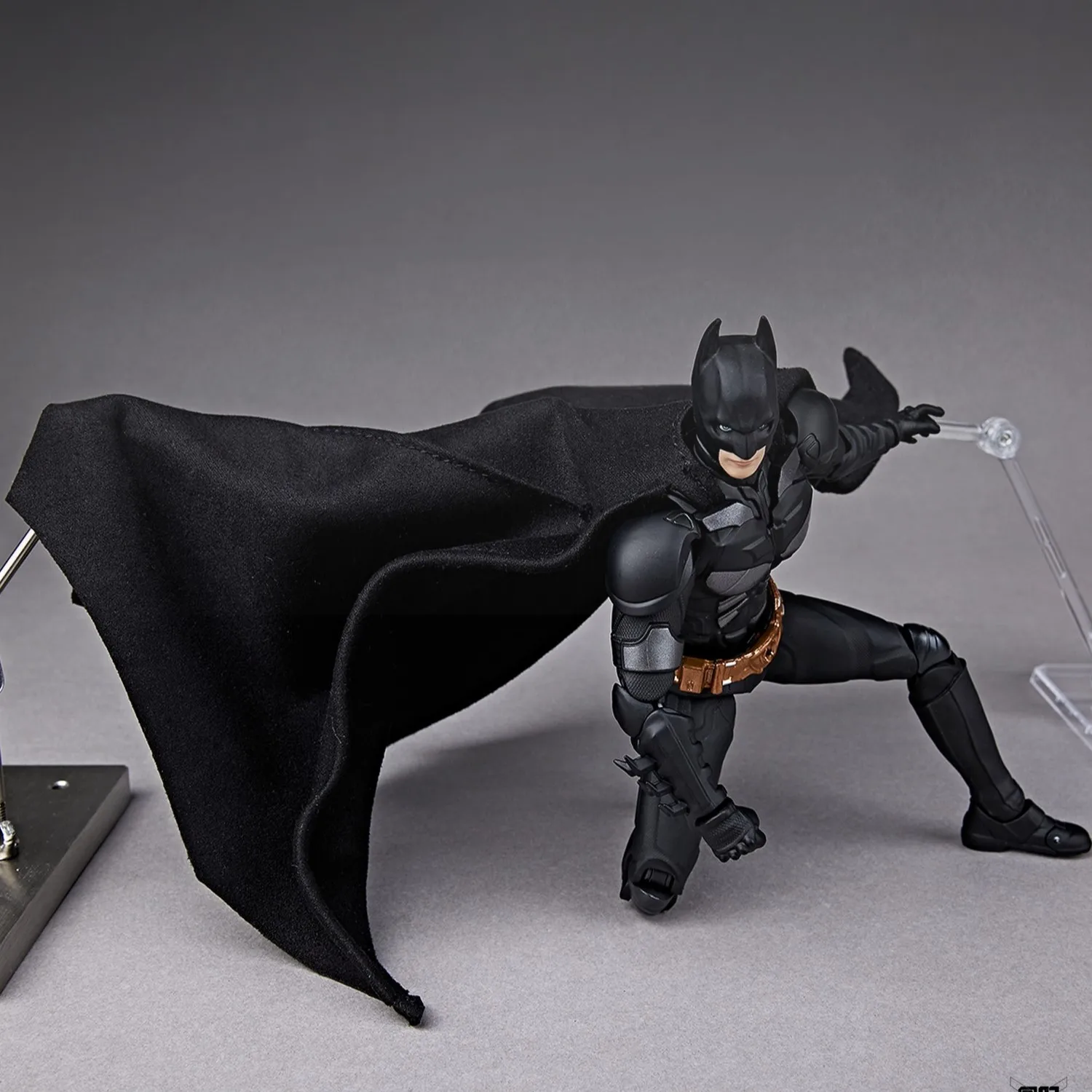 Fondjoy DC Batman Dark Knight Modello di personaggio del film Testa limitata Sculpt Action Figures 19 cm Colleziona ornamenti Regalo di compleanno per ragazzi