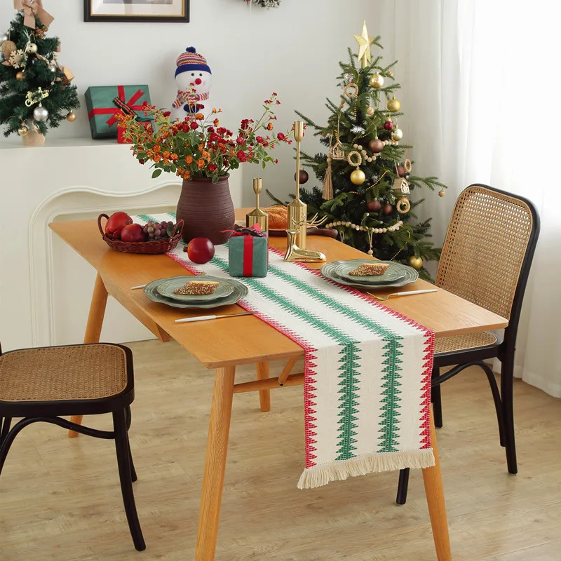 

American Style Cotton Linen Yarn-Dyed Woven Christmas Color Tassel Striped Diamond Grid Table Runner Dining Table Dresser Decora