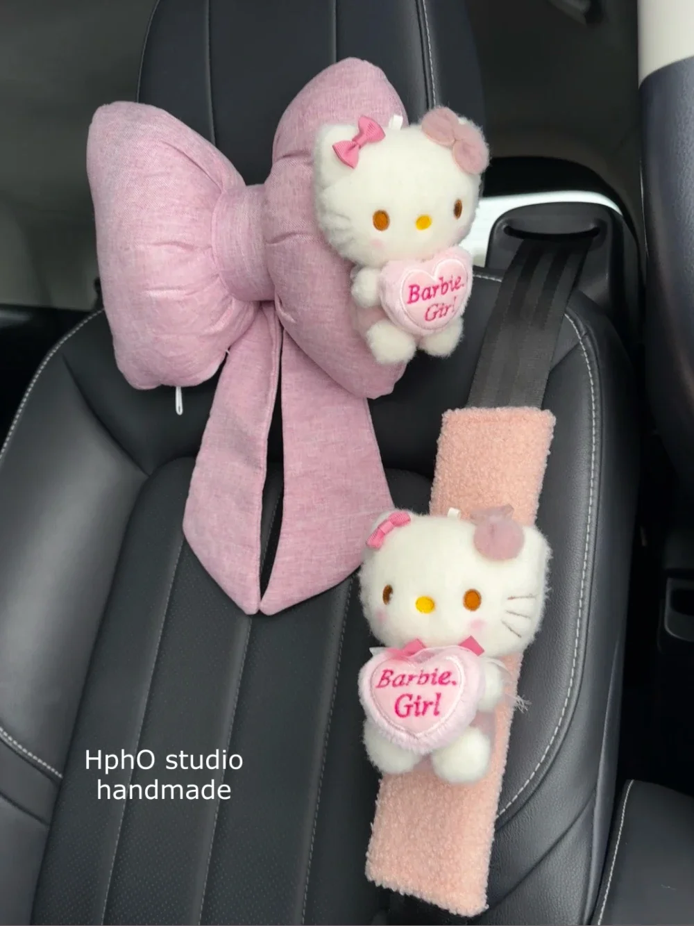 Kawaii Sanrio Hello Kitty Cartoon Car Headrest Kt Bow Plush Seat Belt Cover Universal Adjustable Car Pillow Neck Rest Cushion