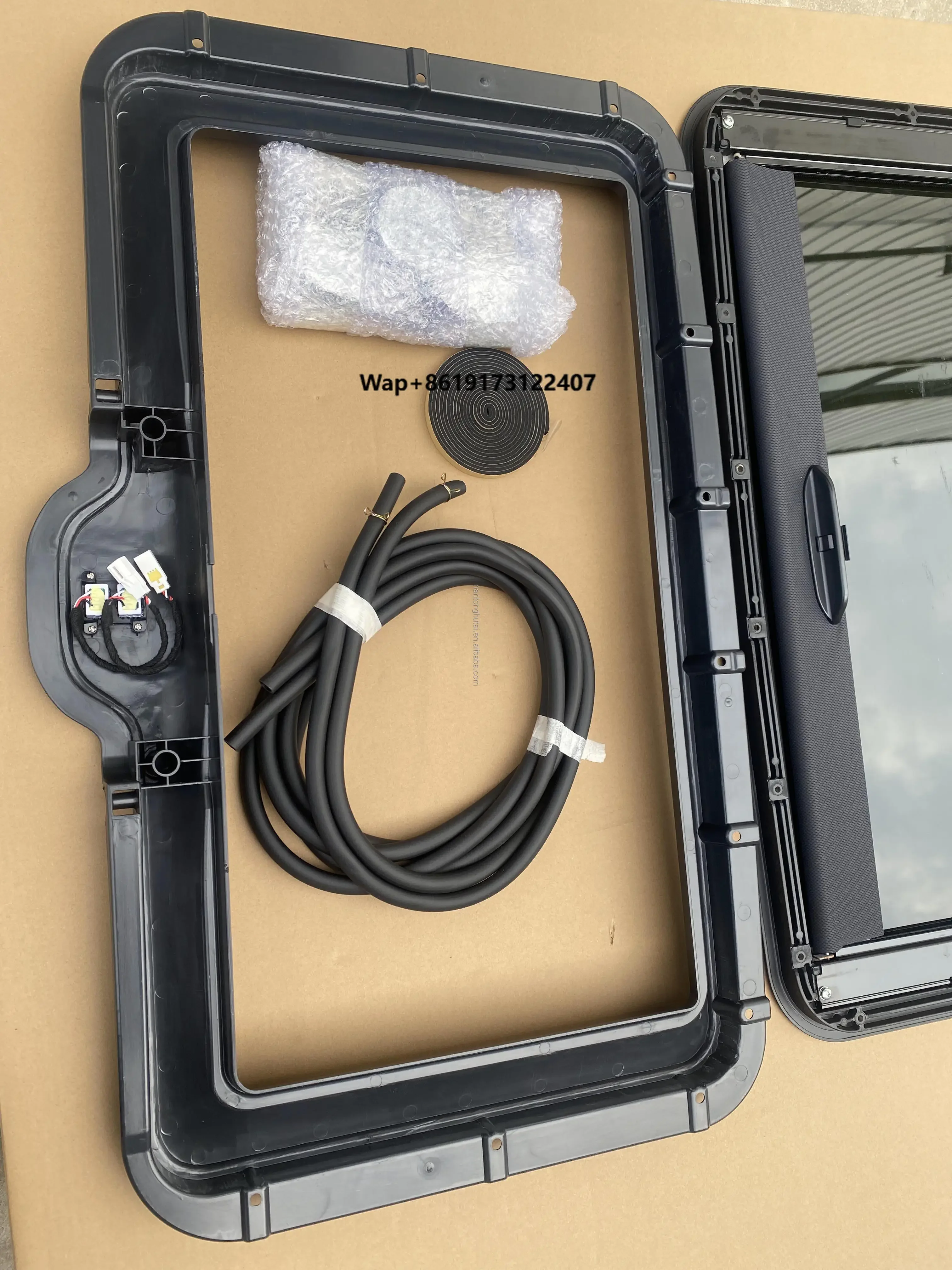 

Hot Sale Universal Sunroof Assembly Manual Sunroof for Each Model