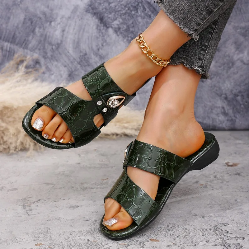 

Классические летние женские тапочки 2025Простые однотонные нескользящие женские туфли 36-43 Большие размеры Уличные повседневные универсальные тапочки