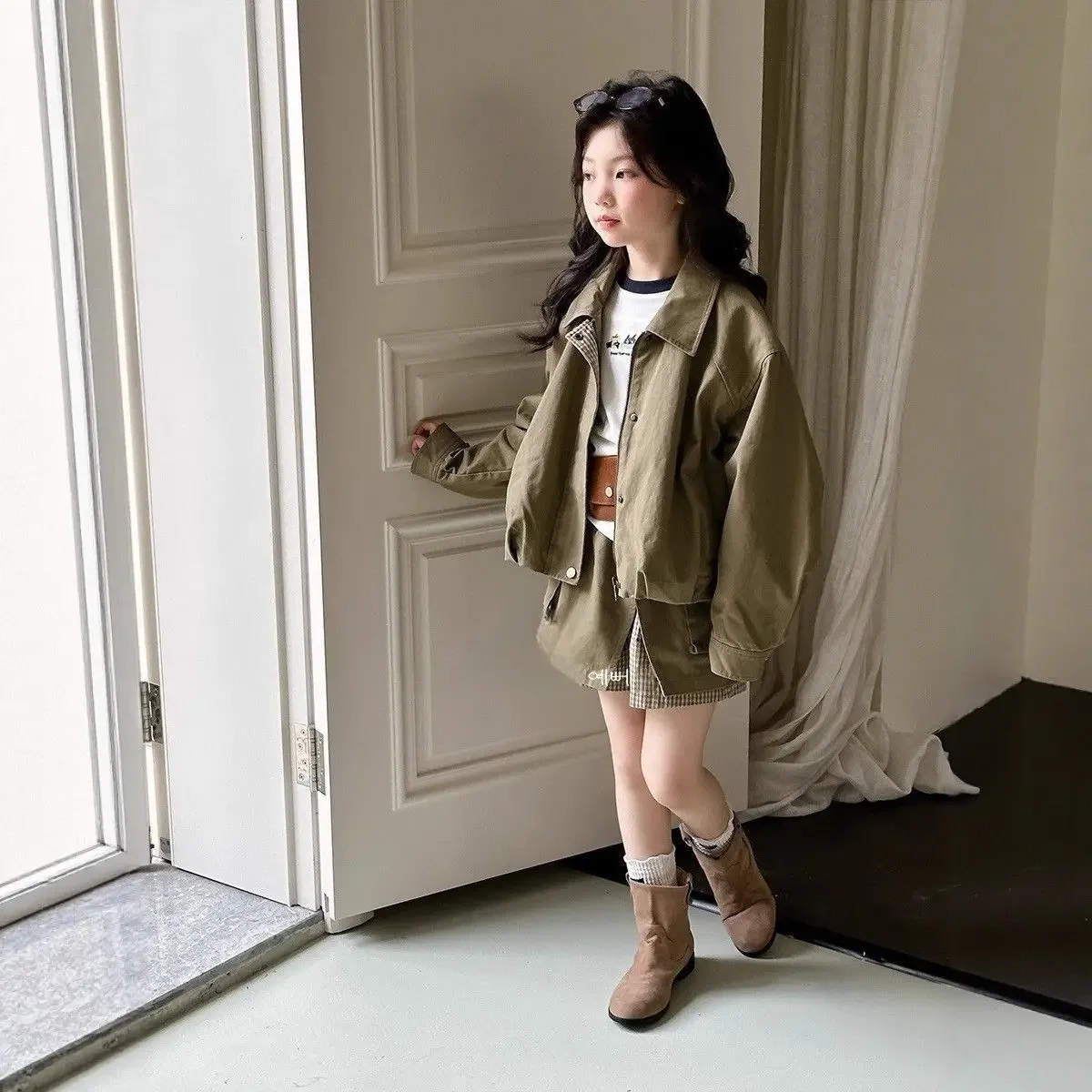 بدلة الفتيات 2025 الخريف ملابس الأطفال الجديدة الكورية نمط فتاة طفل معطف الموضة كاذبة اثنين تنورة قصيرة مجموعتين عادية بسيطة #3