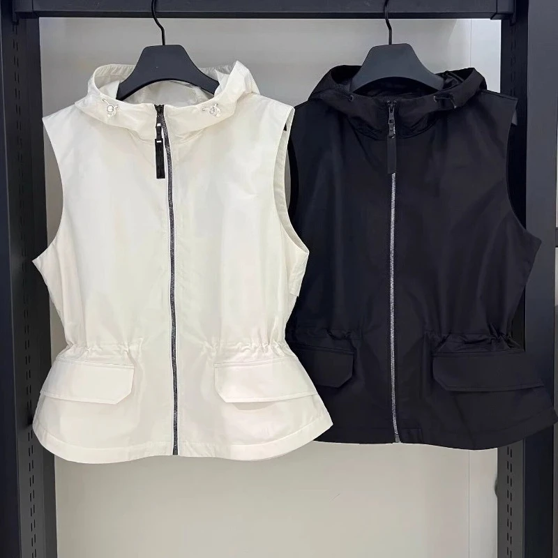 

Sporty Chic Women's Golf Vest Hooded Sleeveless Zip Up Casual Outdoor Breathable Gilet Lightweight Sports Waistcoat 2026 Summer