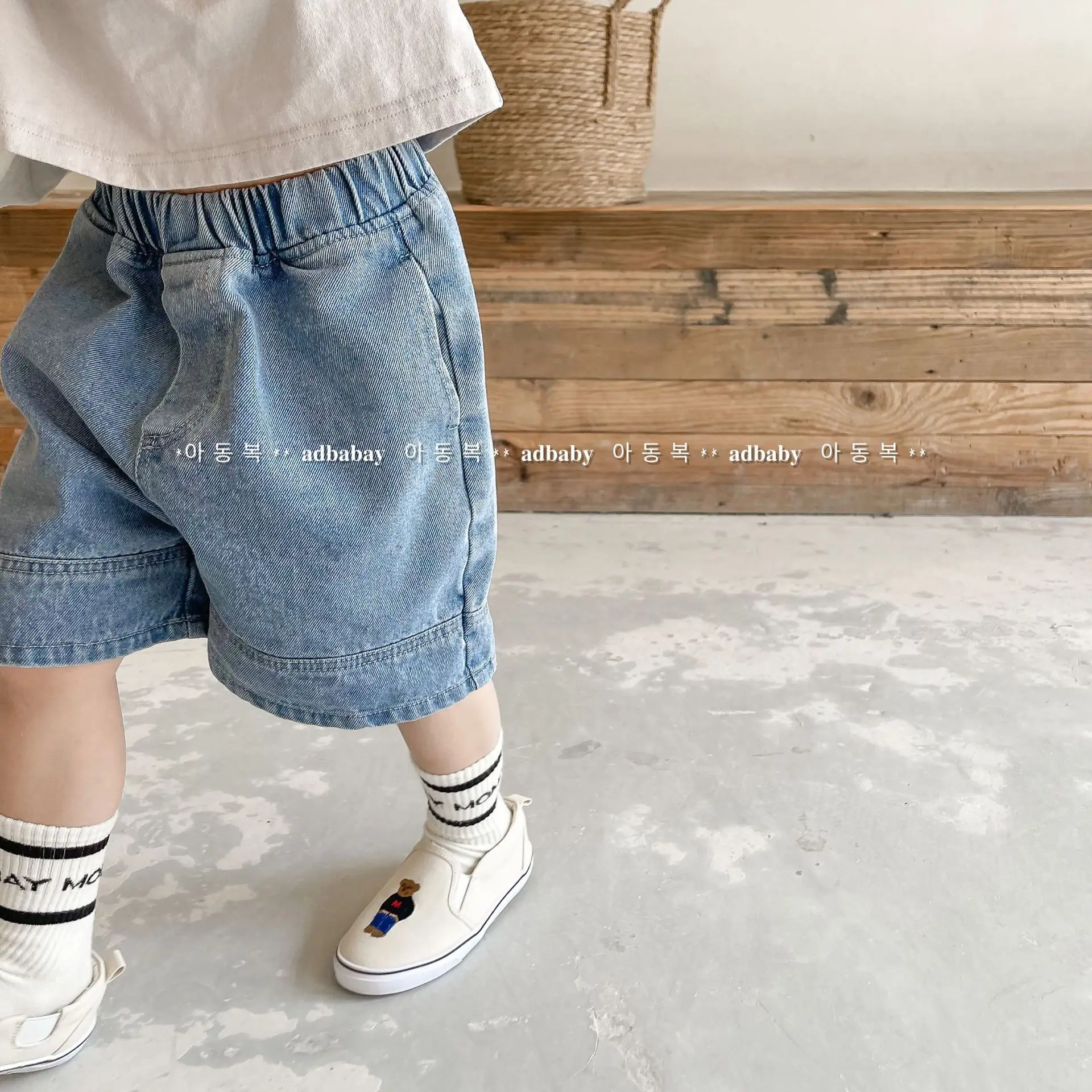 2023 Kinder kostüm Sommer Junge Mädchen Baby Taschen solide Retro Mid Jeans Kinder Baumwolle lässig weites Bein kurze Hosen Babyhose