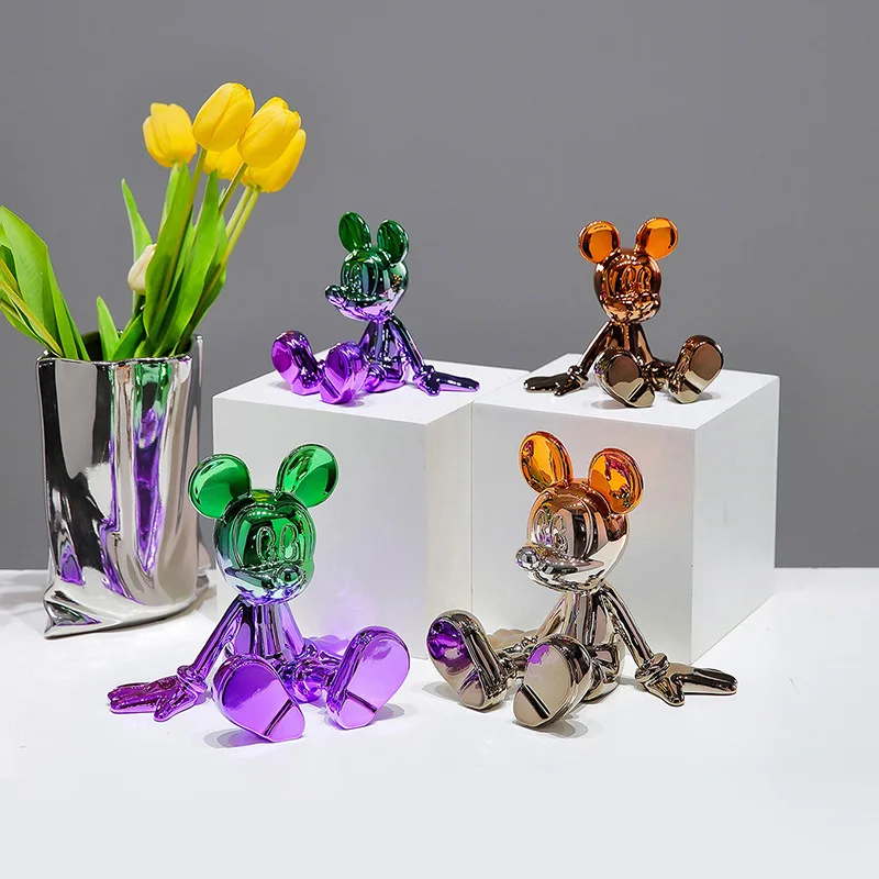 Figuras de Anime de Disney, postura sentada, estatua de Mickey, modelo de resina, adornos de mesa para sala de estar, estatuilla de Animal de Mickey Mouse de dibujos animados