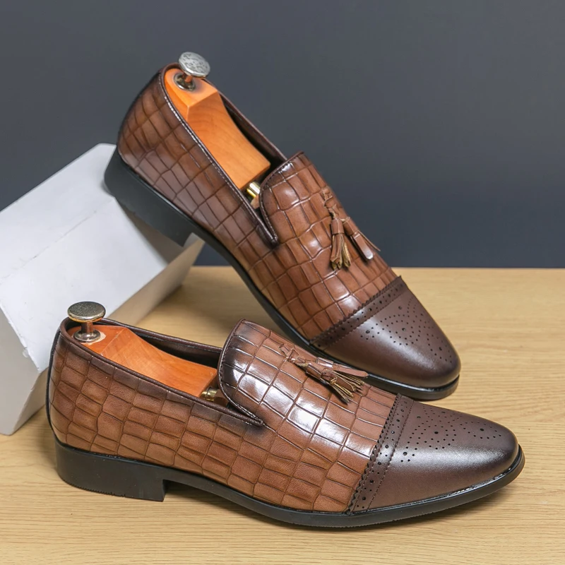 Taglia 38-47 Scarpe da uomo d'affari in pelle di bue stile britannico Casual comode scarpe in pelle alla moda patchwork traspiranti