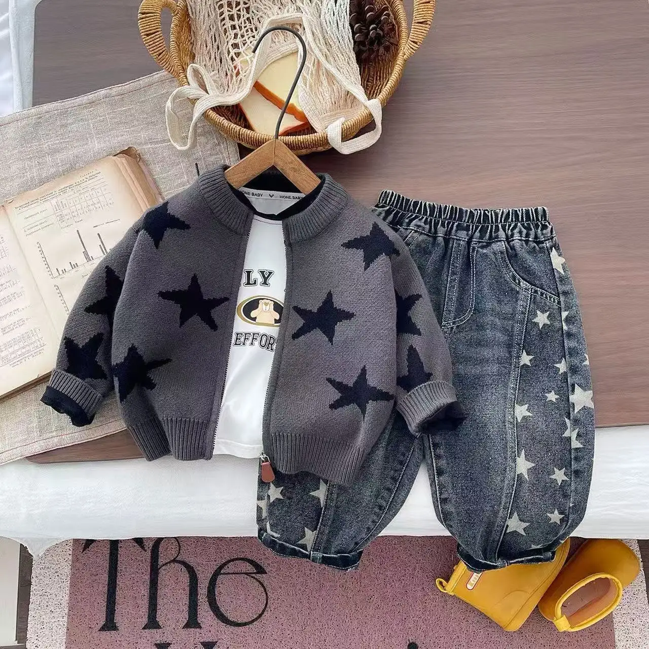 Boys' Spring and Autumn Set 2026 New Fashionable Children's Baby Star Sweater Jacket T-shirt Jeans 3-Piece Set
