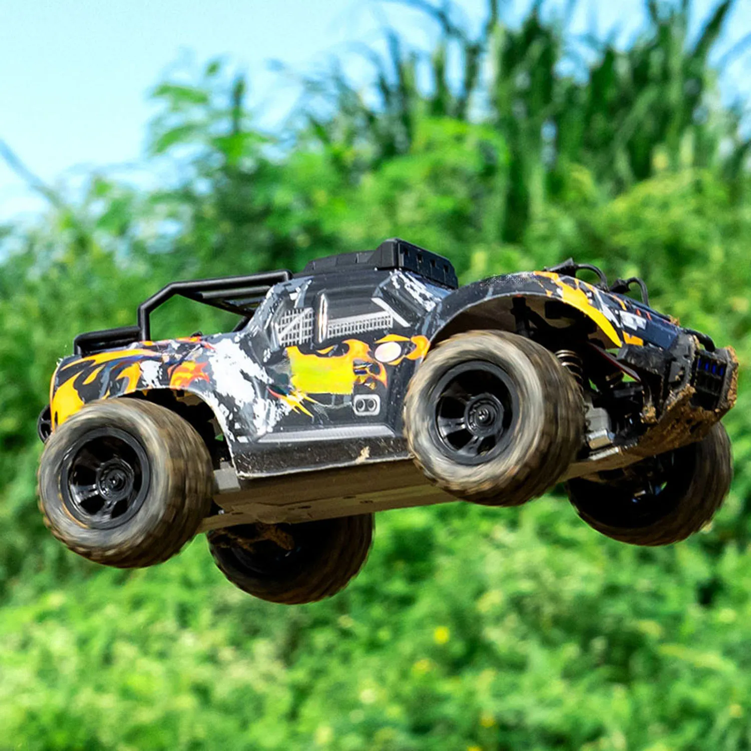 

1/18 2.4GHz RC 4WD Car C8810 Remote Control High Speed Off Road Vehicle RTR Carbon Brush Motor ESC Servo LED Lights Battery