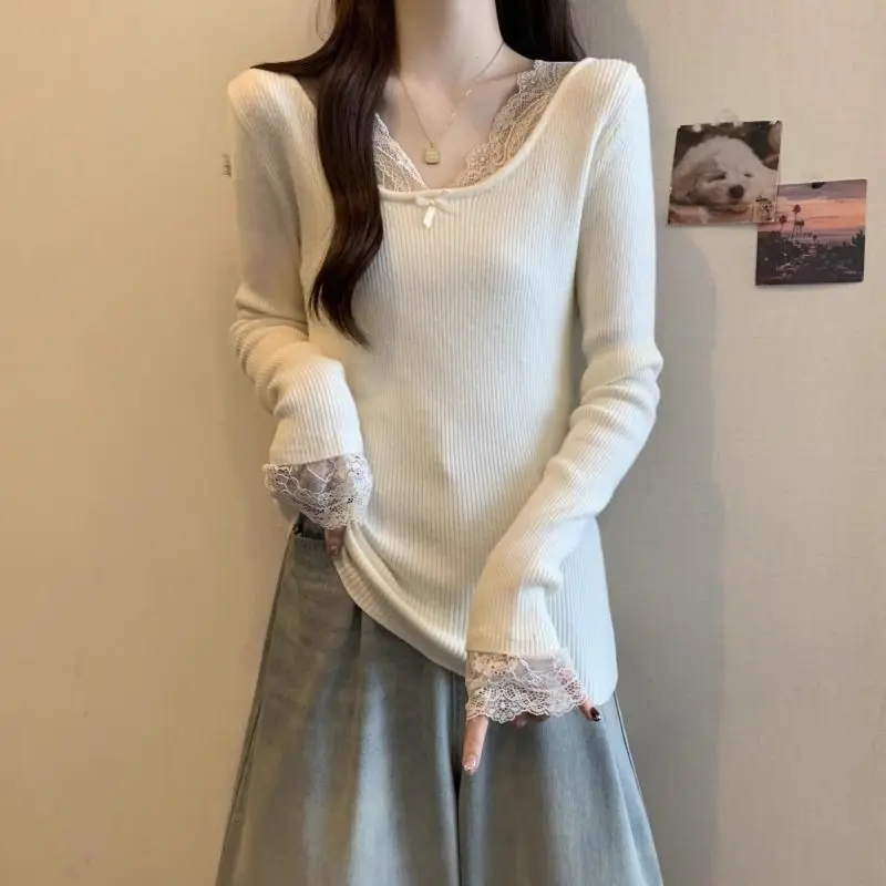 

Women's Retro Lace V-neck Knitted Women's Pure Slim Inner Top with Long-sleeved Top