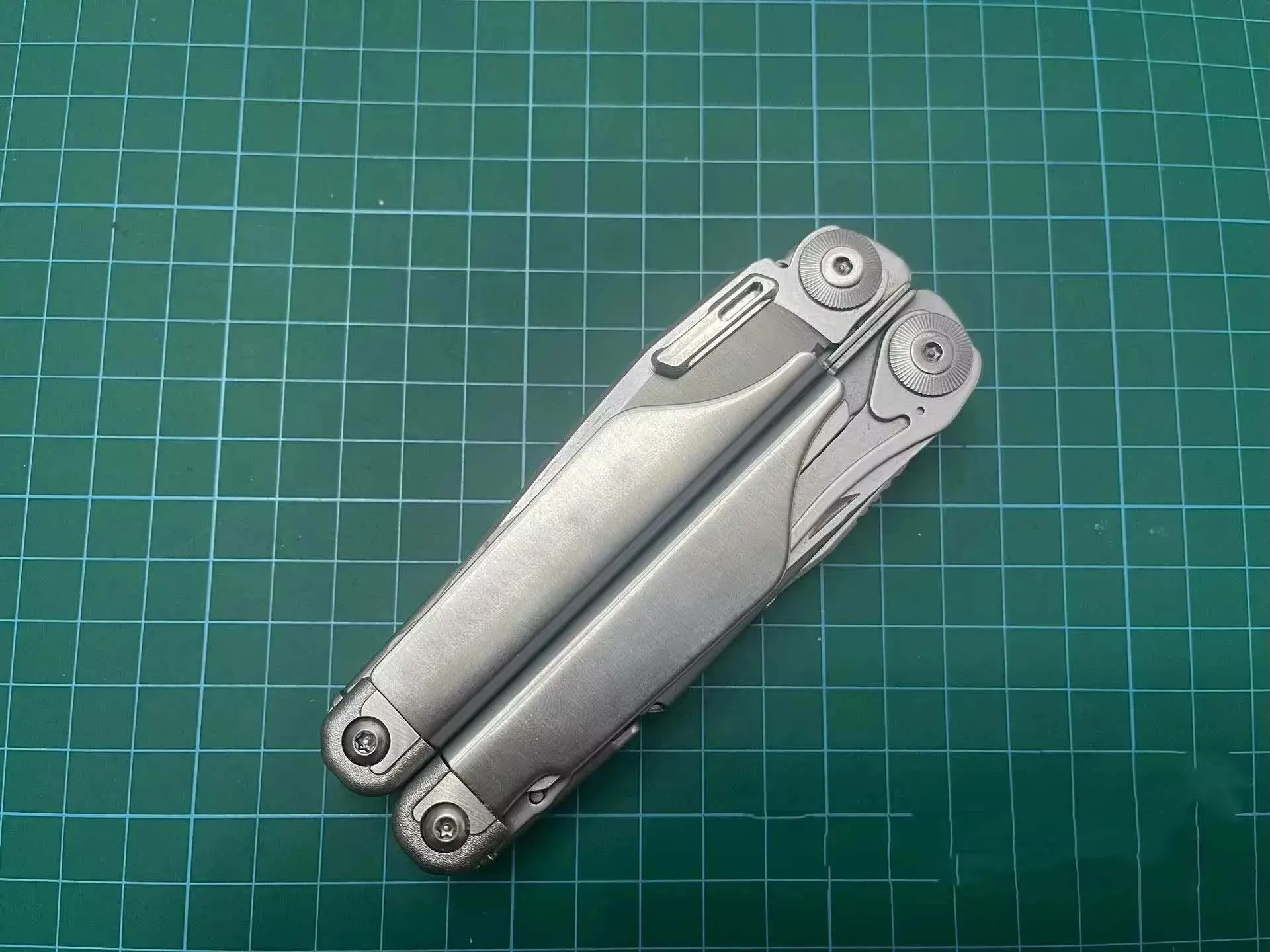 2 PCS Stainless Steel Thumb Grip Tab Blade & Saw Push Button for Leatherman Surge Knife Blade and SaW(PLIERS NOT INCLUDED)