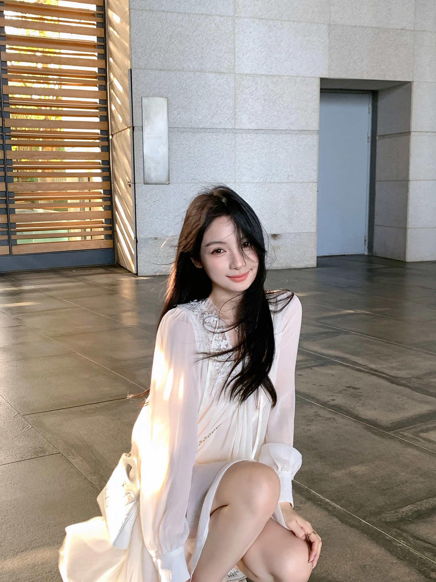 

White V-Ne Floral Long Sve Chiffon irt Women's Early Spring New Sle Pure Desire Small irt Sweet Sle ZhouYeye