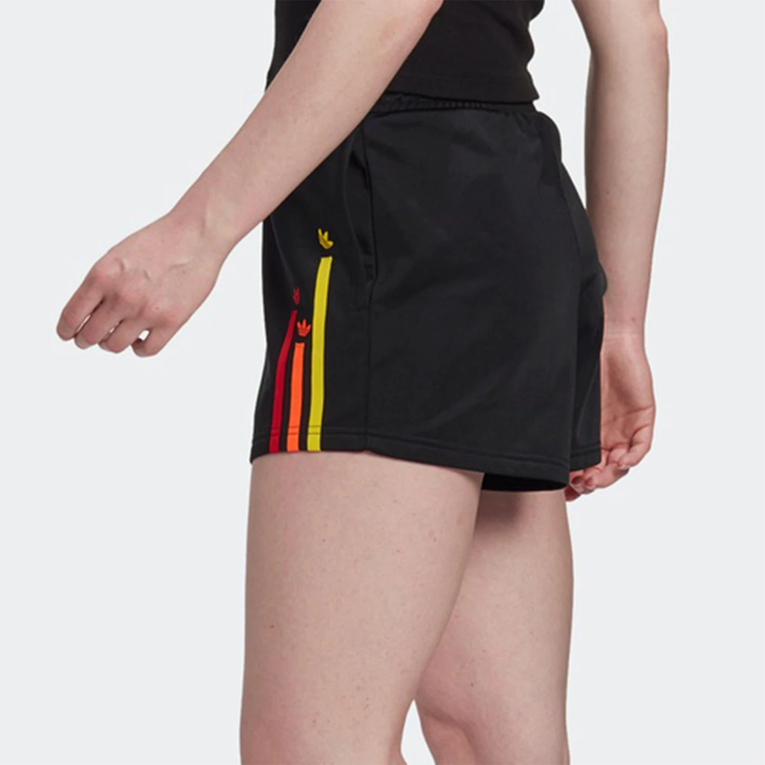 アディダス公式オーセンティック レディース ファッション カジュアル レースアップ スポーツ ショーツ GJ6587