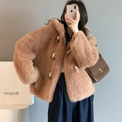 Abrigo de lana de cordero con capucha para mujer, abrigo de piel sintética, prendas de vestir cortas, gruesas, cálidas, informales, monocromáticas, moda femenina, invierno, 2024