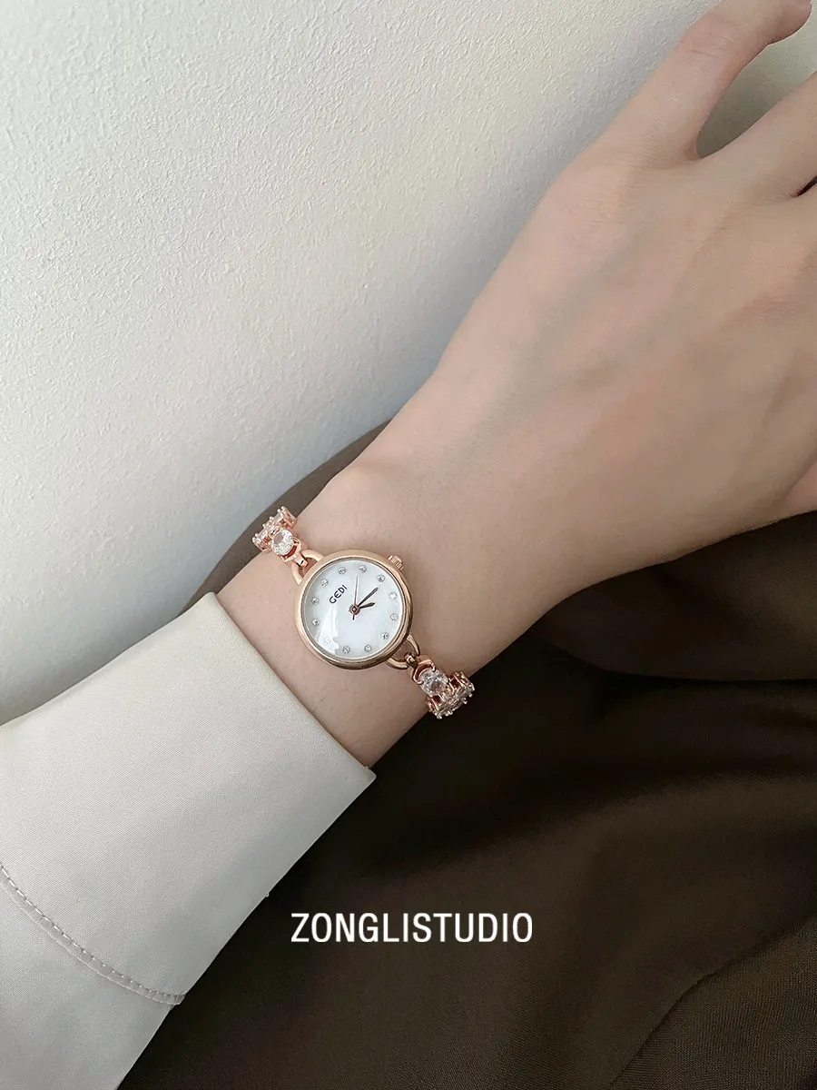New Korean-style women's watch, vintage and elegant, small and exquisite, high-end leather wristwatch, women's timepiece.