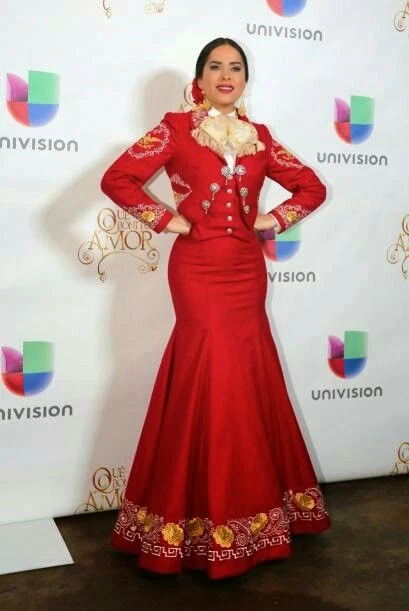 Traje de mariachi rojo sale