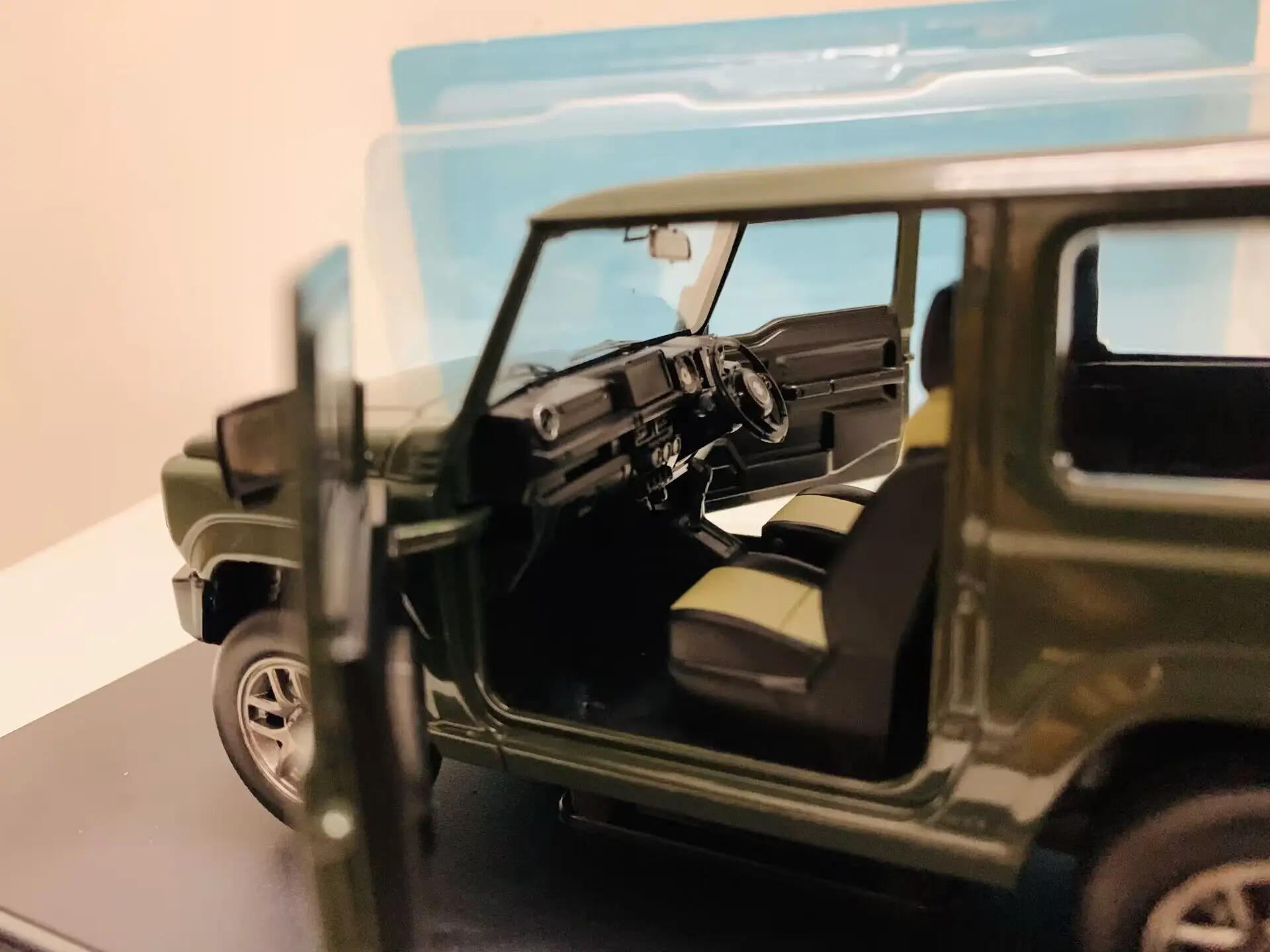 Jimny 2018 SUV 2 Open Door 1:24 Scale Die-Cast Model Car New