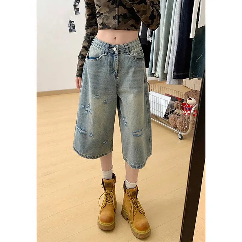 

Светло-голубые широкие джинсы с высокой талией для женщин, лето 2022, новый стиль, дизайнерские рваные свободные брюки длиной до икры, мешковатая одежда черного цвета