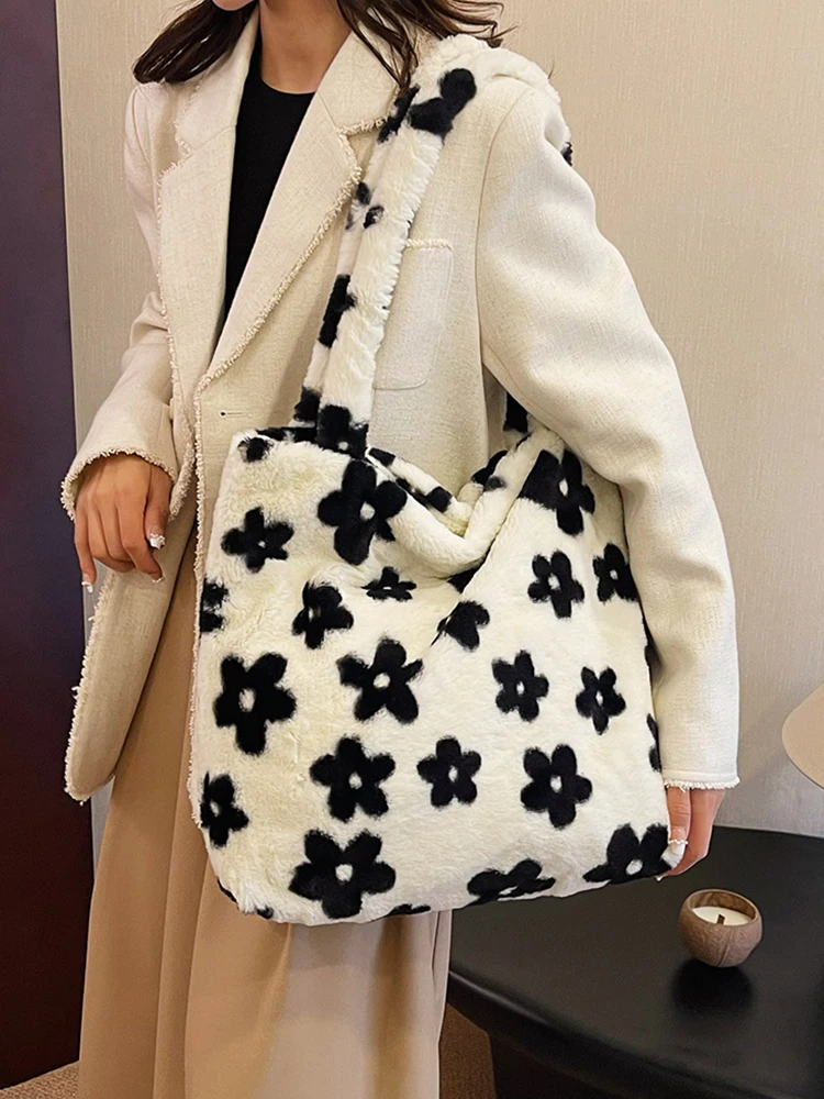 

Women Fluffy Shoulder Bag Furry Faux Fur Handbag Zipper Satchel Hobo Bag Plush Underarm Bag Fuzzy Tote Handbag Shopper Bag