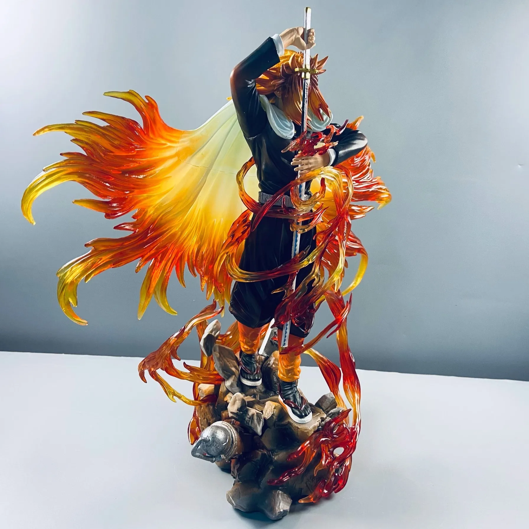 نموذج Creative Demon Slayer Rengoku Kyoujurou مصنوع يدويًا. مادة PVC عالية الجودة. مجموعة تزيين سطح المكتب. هدية عيد ميلاد للأولاد #4