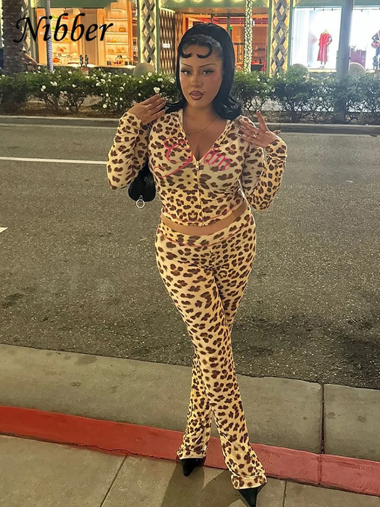 Nibber Athleisure Women Leopard Print 2-częściowy zestaw jesiennych dresów z kapturem + rozszerzane spodnie dopasowane do sylwetki