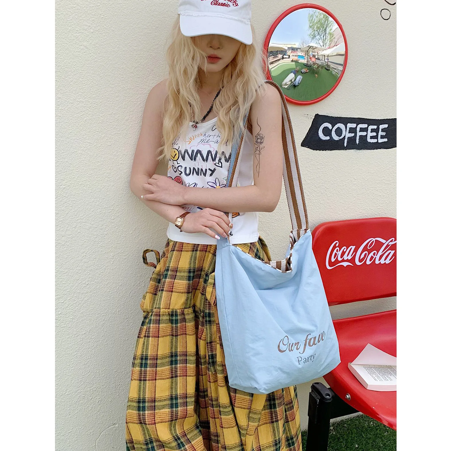 

Double sided striped canvas bag, female niche, Korean large capacity lazy style tote bag, student leisure shopping bag