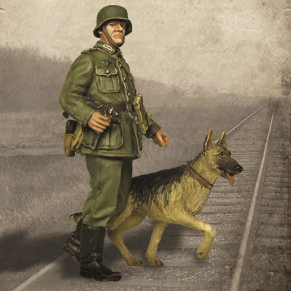 1/35 Resin unpainted model Kit, German Guard with Dog, unassembled and unpainted GK, 710R