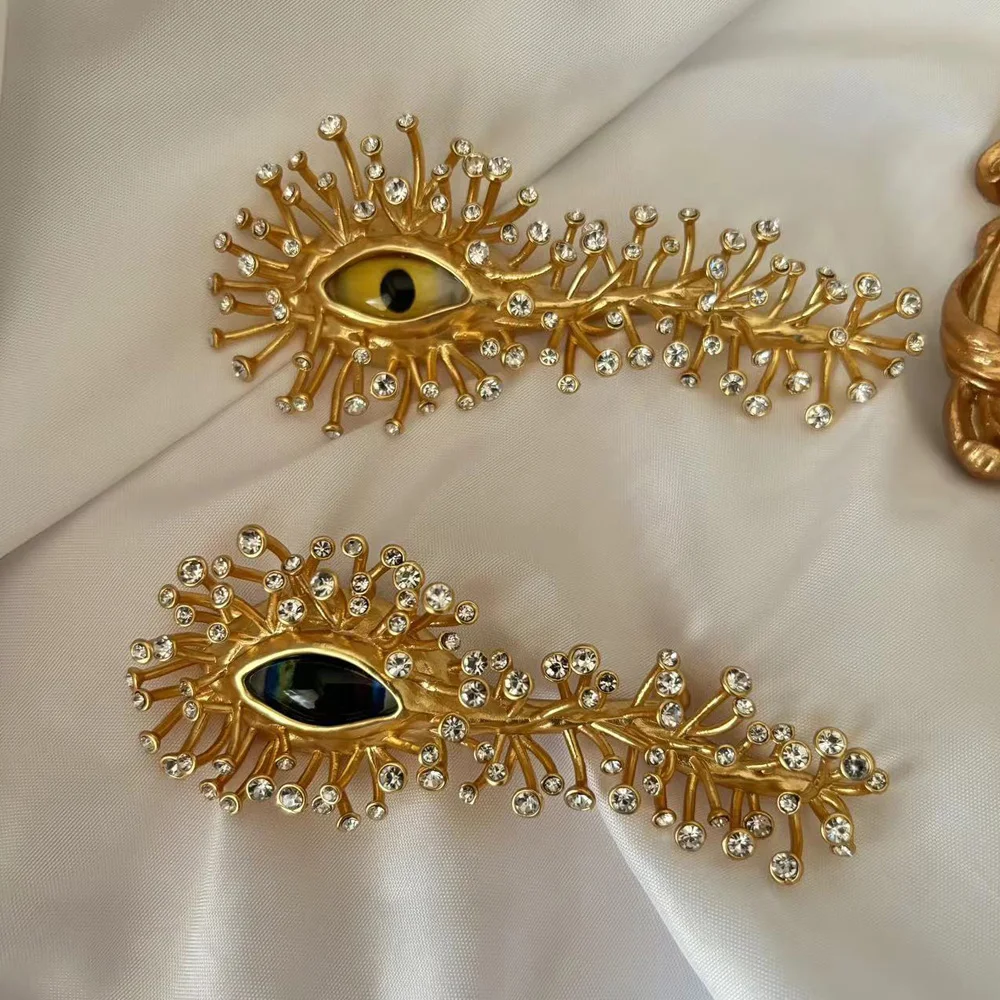 

Exaggerated Devil's Eye Brooch Vintage Men Women Demon Eyes Copper Metal Brooches Pin Trendy Style Jewelry High Quality