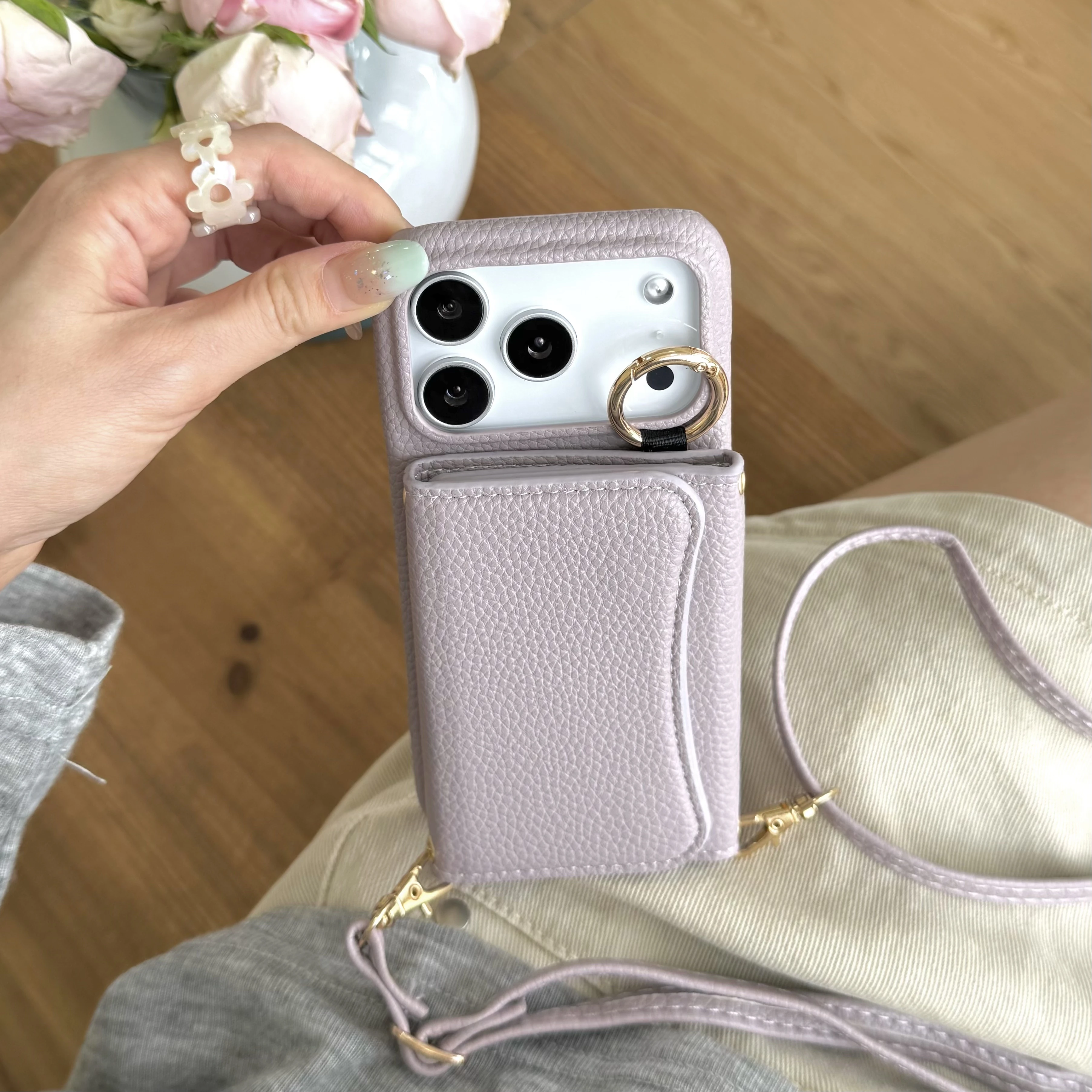 Funda de cuero tipo billetera magnética con soporte de anillo cruzado semicircular para iPhone 17 Pro Max 16 Plus 15 Plus 14 13 funda con cordón largo