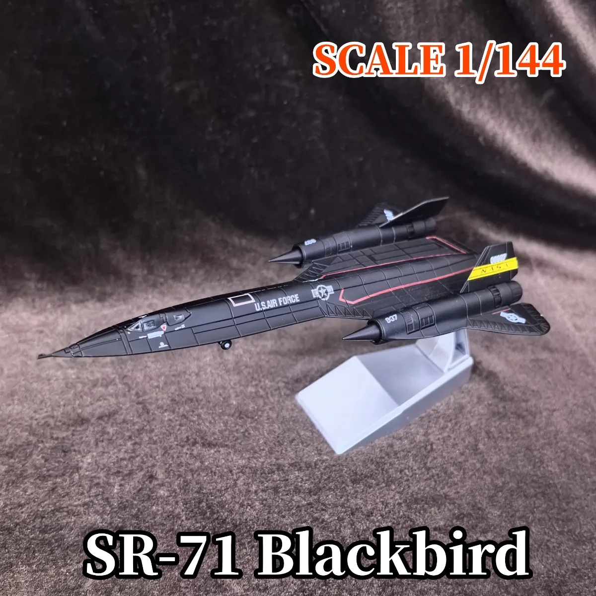 

Масштаб 1:144 SR-71, модель истребителя Blackbird, военная копия самолета, авиационный бомбардировщик времен Второй мировой войны, коллекционная игрушка