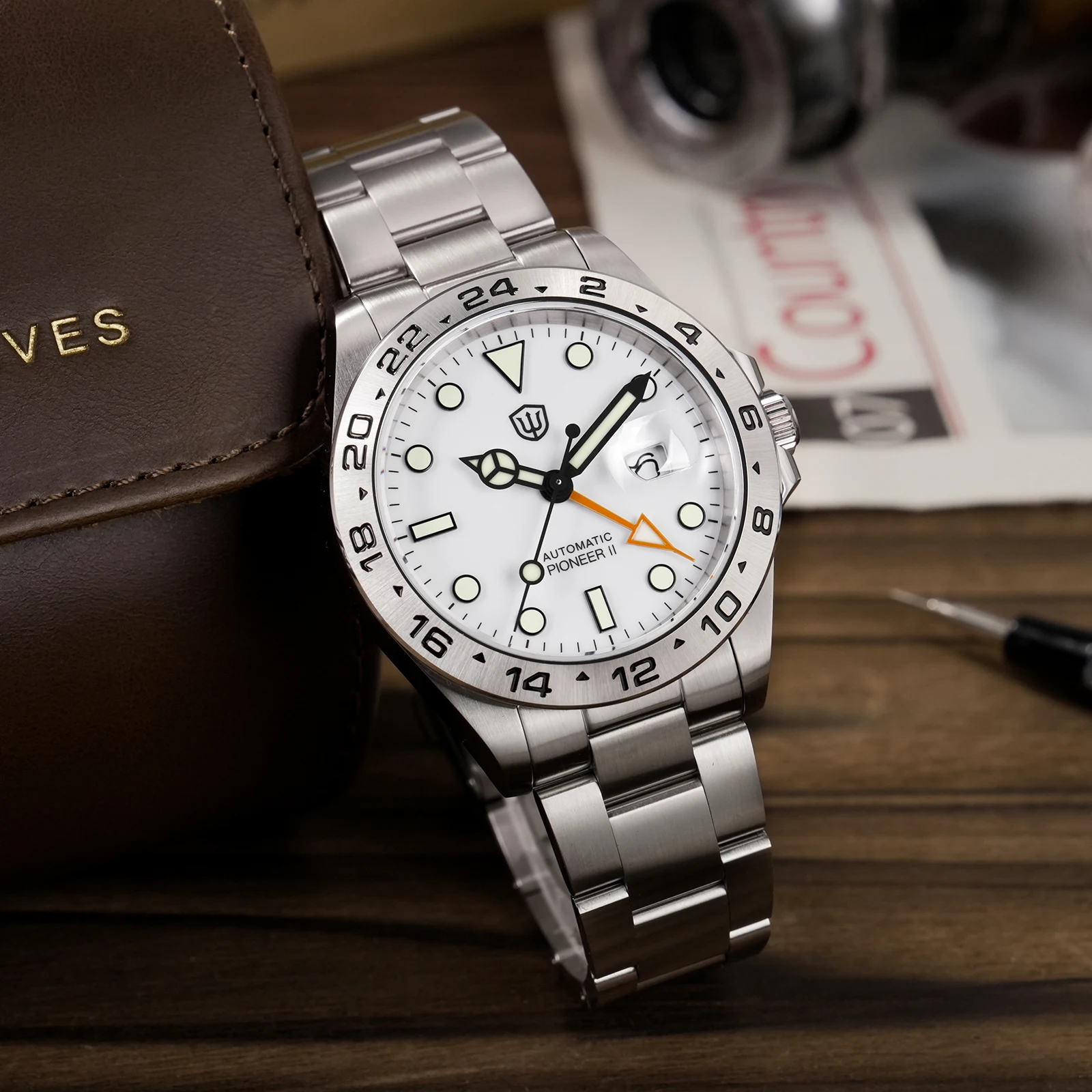Watchdives WD009B 38mm GMT Div - огляд і ціна Stainless Bracelet Diver
