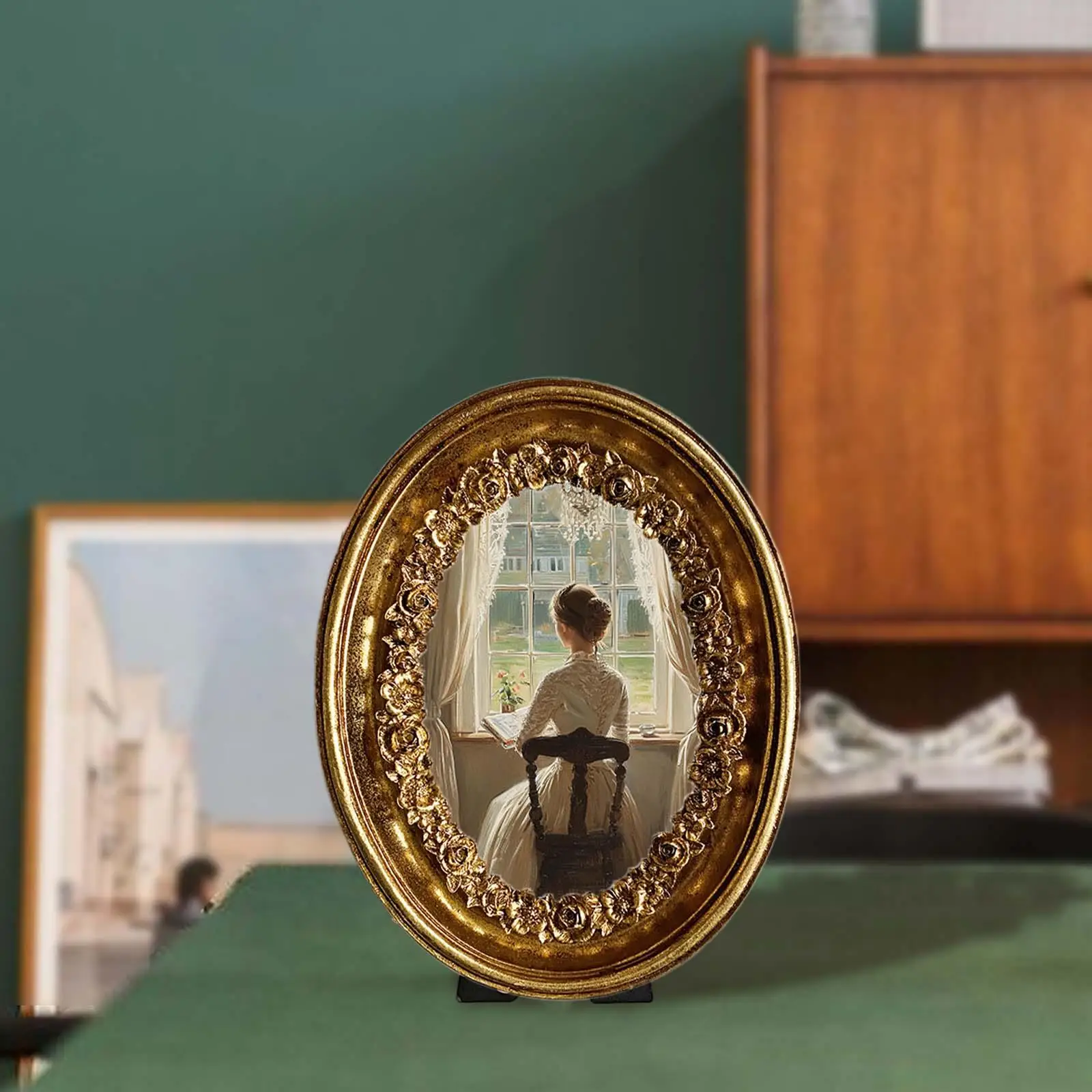 Vintage Oval Photo Frame 5.8x7.3inch Old Fashioned Handmade with Wall Hook European Styled for Housewarming Parties Accessory