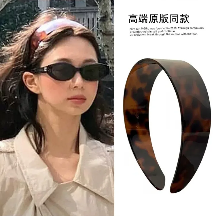 

Vintage Tortoiseshell Headband Non Slip Grip Teeth Acetate Headband for Women Skincare Makeup Washing Face Classic
