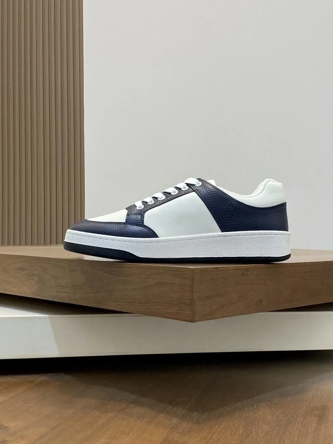 Unisex White & Navy Blue Low Top Skate Sneakers Grain Leather Patchwork Warm Fleece Lining White Laces White Sole Casual Board Shoes