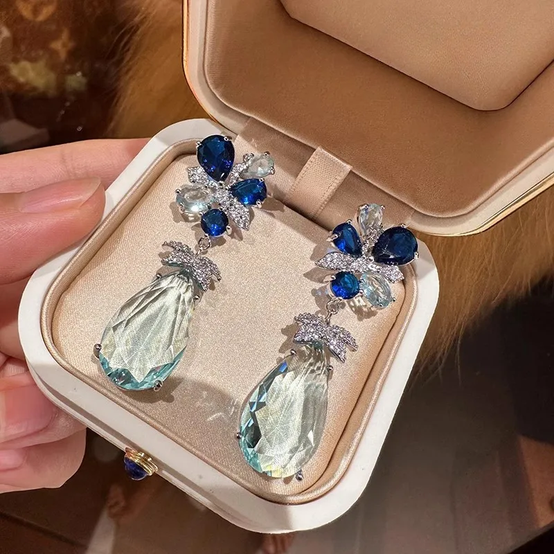 

Simple Fashion Zircon Light Luxury Earrings