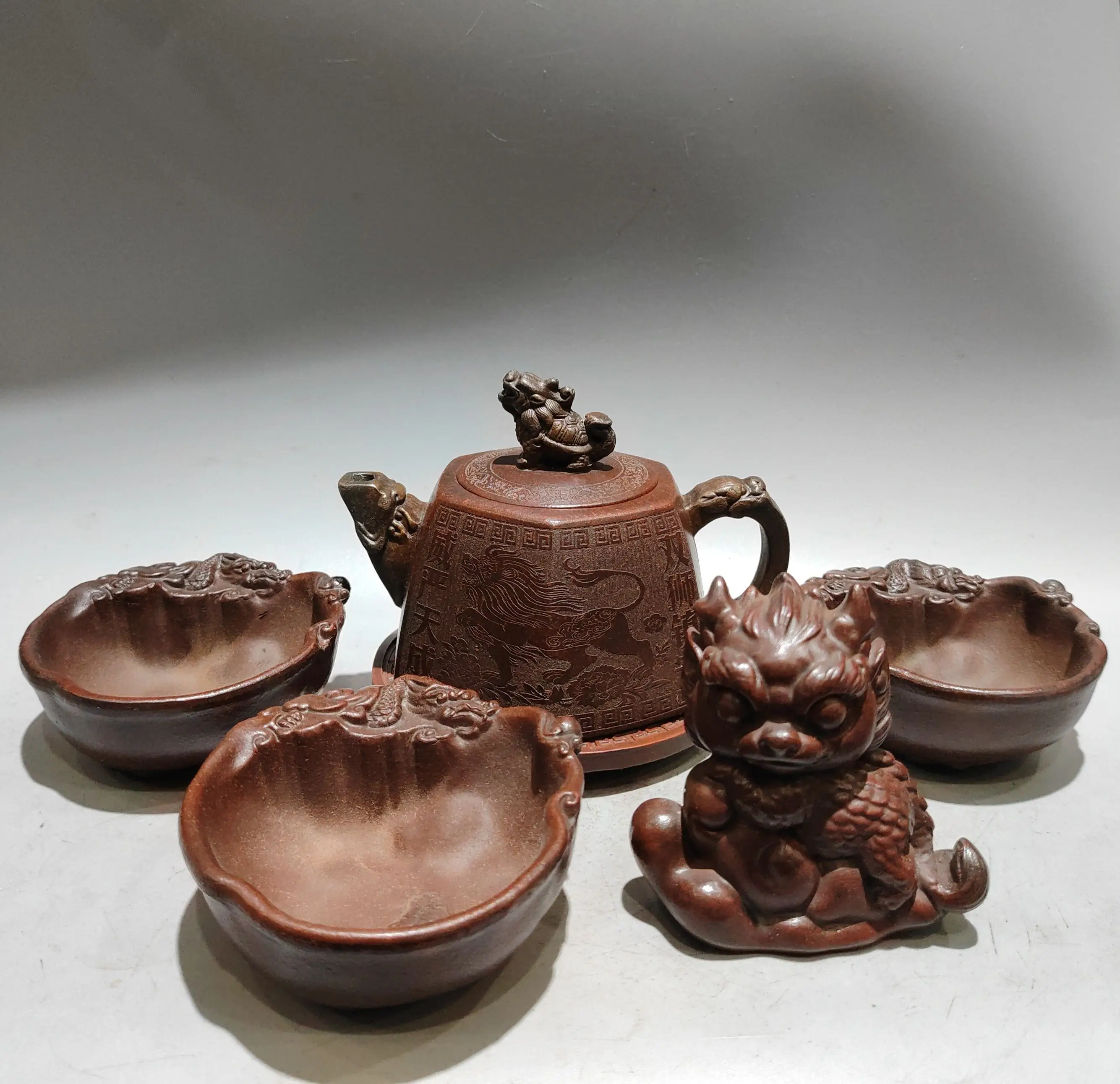 Purple teapot Yixing Purple Clay Dragon Turtle Cover Cow pattern Pot set tea ceremony 3 bowls of cups Kirin Statue Kettle Teapot