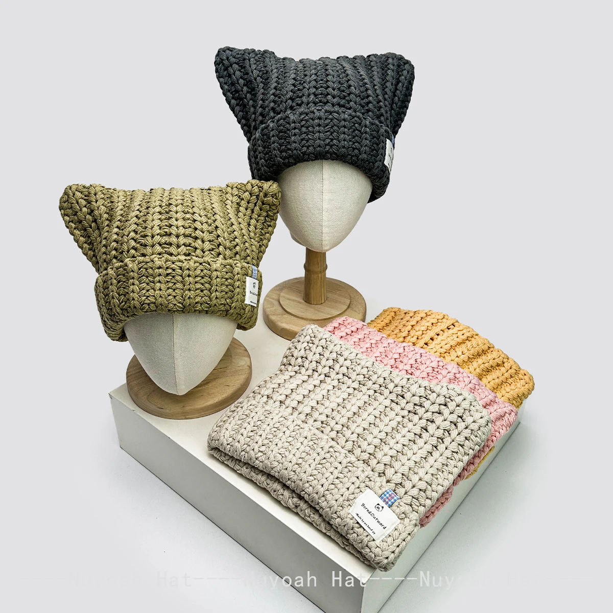 

New Women Korean Kitten Ears Patch Letters Wool Knitted Hats Warm Cute Fashion Niche Beanies Outdoor Versatile Simple Casual ins