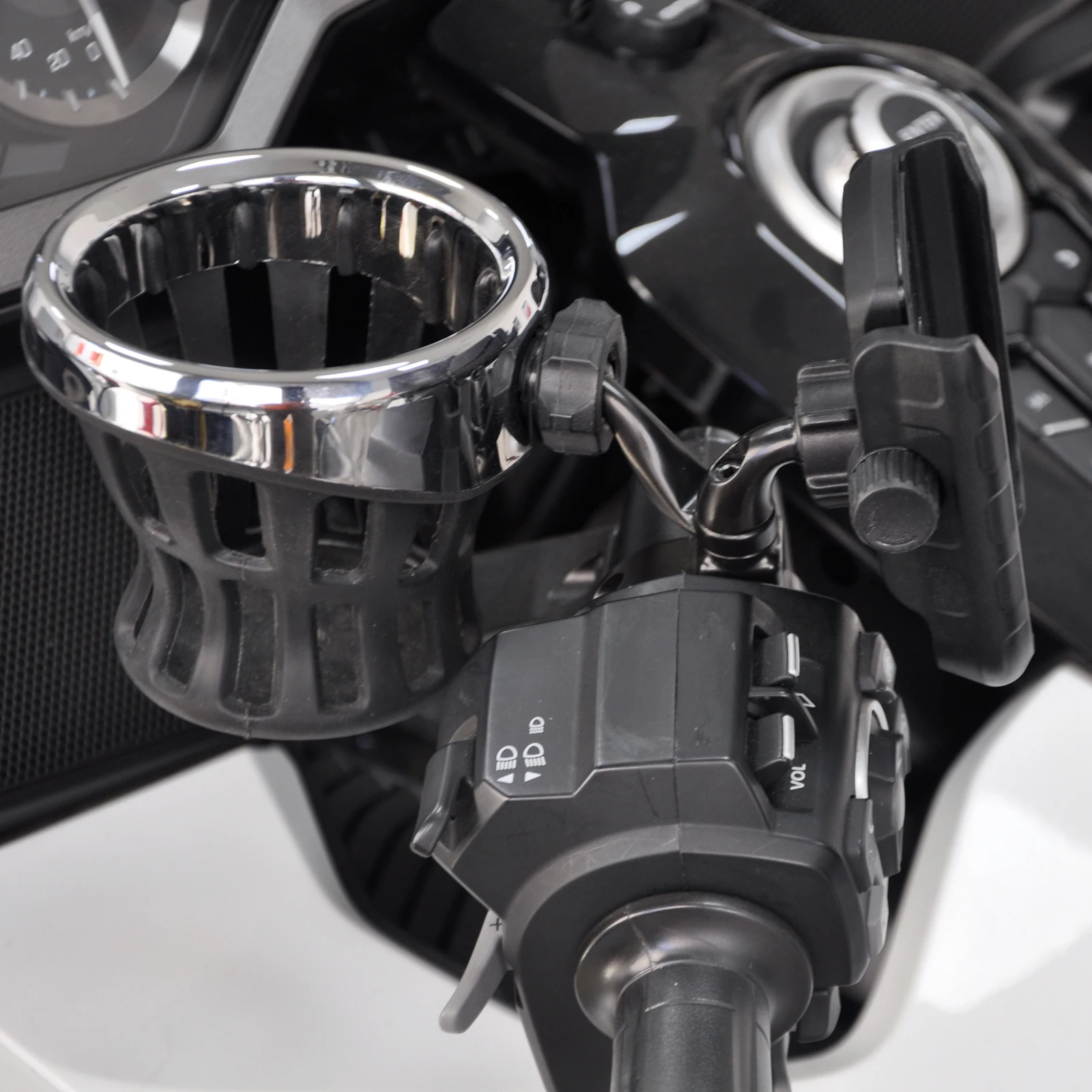 Motorcycle Passenger Bracket Water Cup Handrail Installation Kit For Honda Gold Wing GL1800 2018-2026 Water Cup Holder Kit